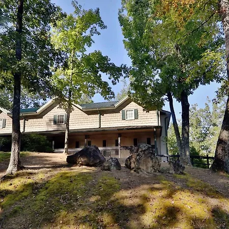 Oak Tree Lodge #3